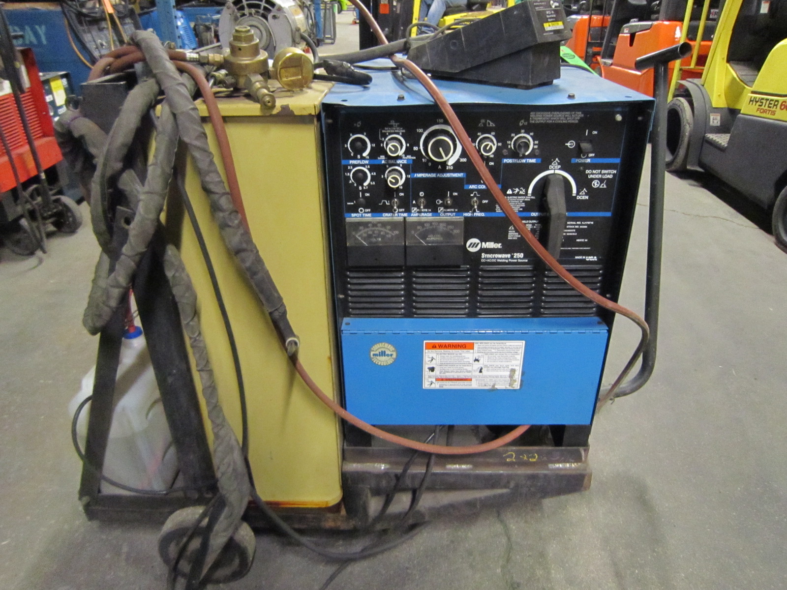 Miller Syncrowave 250 Tig Welder 250 amps with tig gun, foot pedal