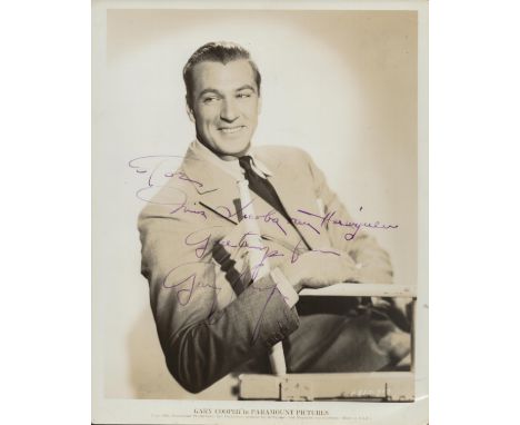 Gary Cooper signed vintage Paramount Pictures 10x8 from early in his career with original studio mailing envelope dated June 