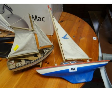 Small model pond yacht & sailboat