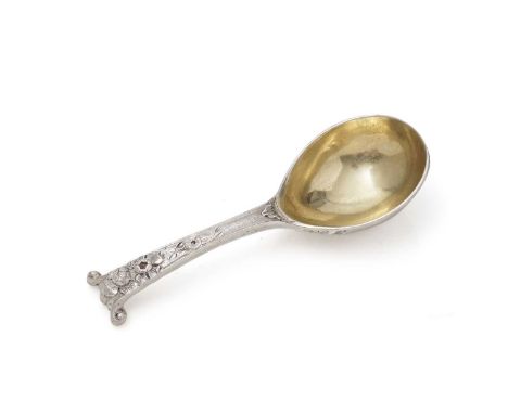 A Victorian silver caddy spoon, with a fruiting Onslow pattern stem and a gilt, drop-shaped bowl, by Messrs John and Henry Li