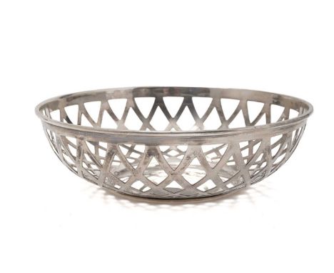 A George V silver dish, circular with pierced lattice work around the sides, by Asprey &amp; Co Ltd, London 1912, 20.7cm diam