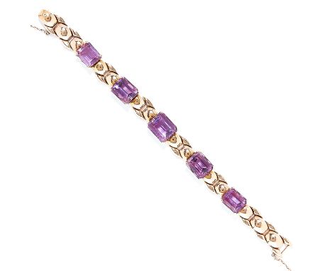 AMETHYST BRACELET, CIRCA 1940 in 18ct yellow gold, comprising of five emerald cut amethyst, stamped 18K, 18.5cm, 30.4g.