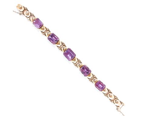 AMETHYST BRACELET, CIRCA 1940 in 18ct yellow gold, comprising of five emerald cut amethyst, stamped 18K, 18.5cm, 30.4g.