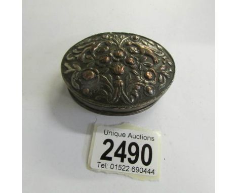 A Sheffield plate snuff box (plate worn).