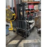 Crown Electric Sit Down Rider Fork Lift with Sideshift - SC 5200 Series (Approx. 38 | Rig Fee $100