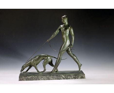 Große Bronzeskulptur von Raymond Leon Rivoire, 1884-1966,  schreitender Akt mit Windhund, signiert, Giessermarke Susse Paris,