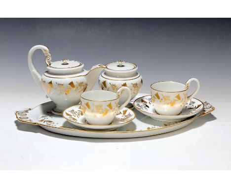 Tete-a-Tete, Meissen, um 1810,  Porzellan, Schwanenhenkel, reicher floraler Golddekor, Kännchen 13.5cm, Zuckerdose, 2 Tassen 