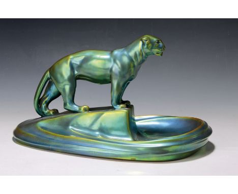 Schale mit Raubkatze, Zsolnay Pecs, 1960er Jahre,  Keramik mit Lüsterglasur, ca. 22x39x 23cmBowl with big cat, Zsolnay Pecs, 