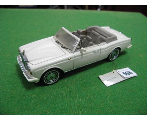 A Franklin Mint 1:24th Scale Diecast Model 1992 Rolls-Royce Corniche IV, accompanied by literature, boxed.