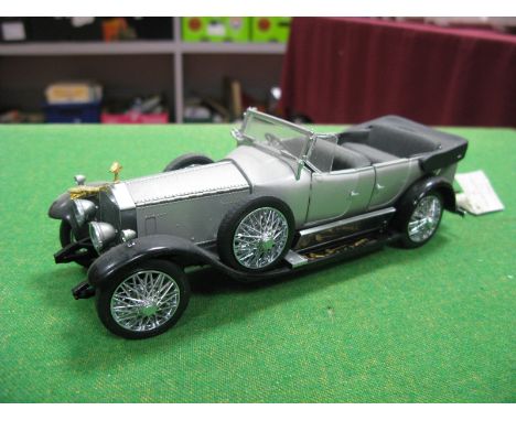 A Franklin Mint 1:24th Scale Diecast Model 1925 Rolls Royce Silver Ghost, missing literature and box outer.