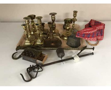 A tray of vintage balance scales, brass candlesticks, weight etc 
