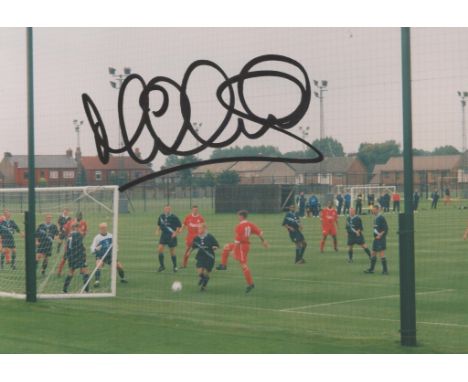 Michael Owen signed 7x5 colour photo. Owen is an English former professional footballer who played as a striker for Liverpool