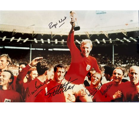 Football England 1966 World Cup Winners 18x12 colour print signatures include Roger Hunt, Martin Peters, Geoff Hurst, Ray Wil