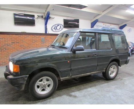 Make &amp; Model: L/Rover Discovery TDIDate of Reg: P364 POUColour: Greencc: 2495MoT: 12-07-2021Fuel Type: DIESELMileage: 286