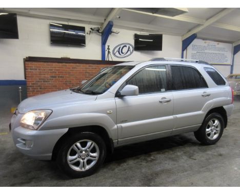Make &amp; Model: Kia Sportage XS CRDIDate of Reg: HD05 CKUColour: Silvercc: 1991MoT: 24-11-2021Fuel Type: DIESELMileage: 132