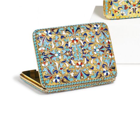 ZIGARETTENETUI MIT FLORALEM CLOISONNÉDEKOR. Nikolaev, Dmitri. Moskau. Datierung: Um 1880. Technik: Silber, vergoldet und mit 