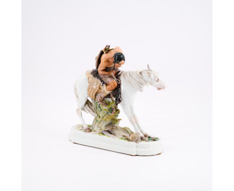 HUNNE ZU PFERD. Meissen. Datierung: Vor 1924. Meister/Entwerfer: Modell E. Hösel, 1897. Material: Porzellan, farbig staffiert