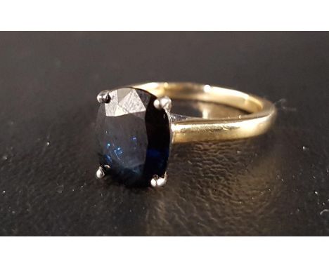 SAPPHIRE SINGLE STONE RINGthe large oval cut sapphire approximately 2.75cts, on eighteen carat gold shank, ring size M 