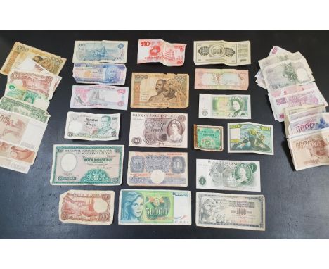 SELECTION OF VINTAGE SCOTTISH, UK AND WORLD BANK NOTESincluding a National Commercial Bank of Scotland Limited £5, dated 16th