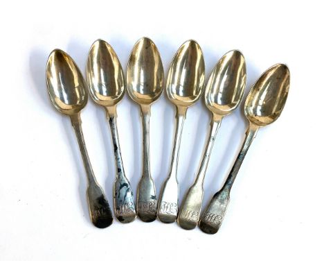 A set of six silver fiddle pattern teaspoons by James Beebe, London 1824, 4.3ozt