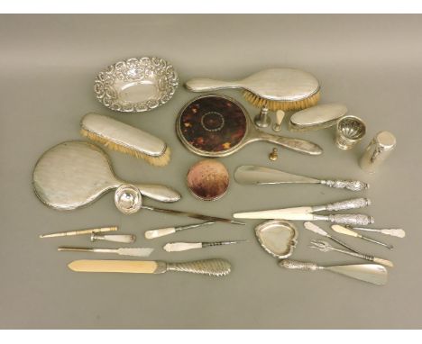 Assorted silver items, to include a bon bon dish, salt, heart shaped dish, pin cushion, pepper pot, container, glove stretche