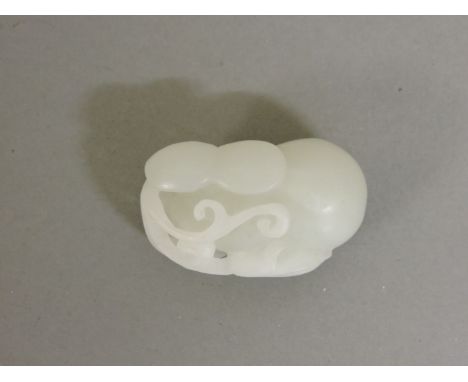 A jade double gourd carving, 4.5cm