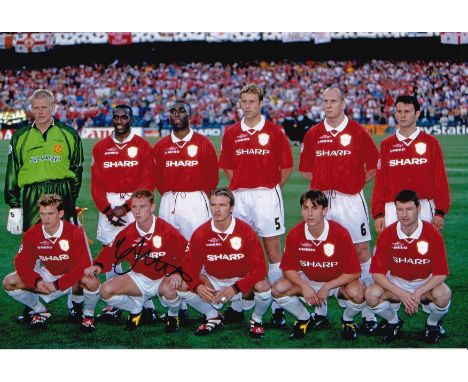 Autographed Nicky Butt 12 X 8 Photo : Col, Depicting A Superb Image Showing Manchester United Players Posing For A Team Photo