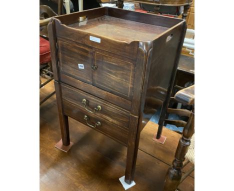 GEORGIAN COMMODE