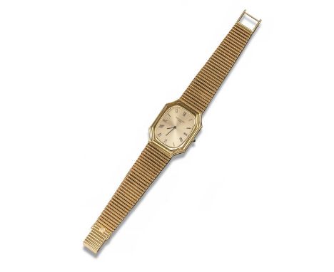 A gentleman's yellow gold wristwatch by Patek Philippe, the plain gold signed dial with Roman numerals. Manual winding. 18ct 