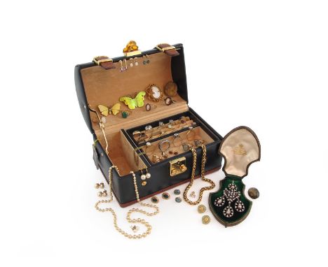 A jewellery case containing assorted jewellery, costume jewellery etc. Including a cased paste-set silver girandole pendant, 