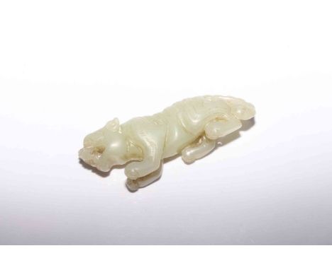 Chinese jade carving of a tiger, in a box, 8cm