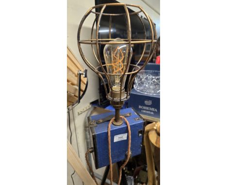 BOX CAMERA STYLE TRIPOD LEG INDUSTRIAL STANDARD LAMP     