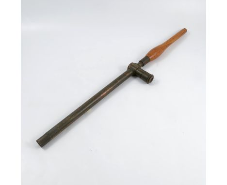 An R &amp; J Beck Ltd World War 1 trench periscope,&nbsp;with wooden handle, length 23.5ins