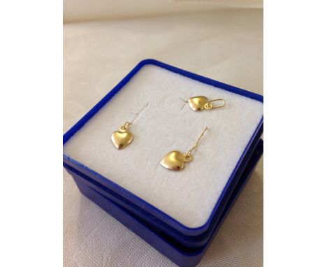 Boxed set of small 18ct gold heart shaped earrings and pendant (no chain).