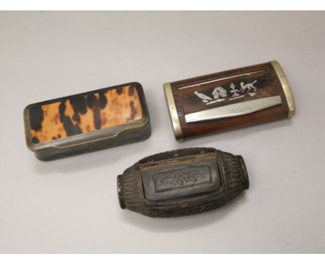 Georgian tortoiseshell and horn snuff box, a rosewood example with silver inlay and a timber example with carved detail (3)