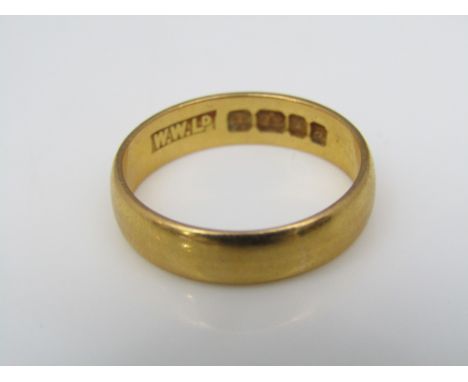 A 22ct wedding ring, size K, 3.5g