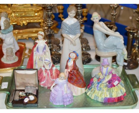 TRAY WITH VARIOUS ROYAL DOULTON FIGURINE ORNAMENTS, NAO STYLE FIGURINE, VARIOUS BADGES ETC     