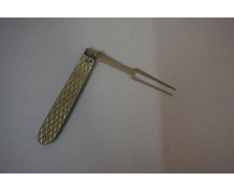 A George III Silver Pocket Pickle Fork, With a mother of pearl handle, also with five vintage mother of pearl and silver blad