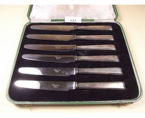 A set of six silver handled tea knives by T Weir and Sons, Dublin 1936 - cased