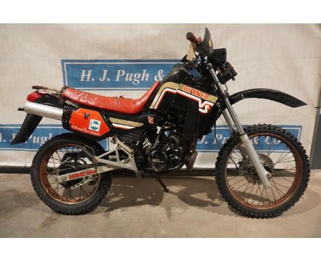 Malaguti Yamaha YLC 125 Powervalve enduro motorcycle. Engine turns over. NOVA 