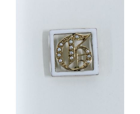 Small 19th century gold, enamel and seed pearl buckle formed as a gothic G, 1.5cm 