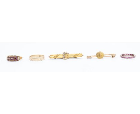 A collection of gold jewellery to include a 19th century tourmaline and pearl 15ct gold ring with scrolled decoration to band