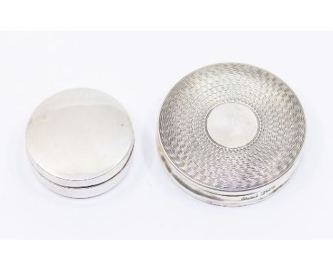 A George V compact, circular form with engine turned decoration, Birmingham 1929, maker Daniel Manufacturing Co, size approx 