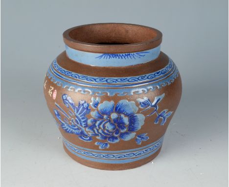 A Chinese Xing dark chocolate coloured stoneware mortar style jar, 19th century, the body decorated with Oxford and Cambridge