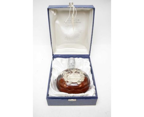 Whyte &amp; Mackay blended Scotch Whisky 12 Years Old Royal Commemorative bottle, celebrating the Marriage of The Prince of W