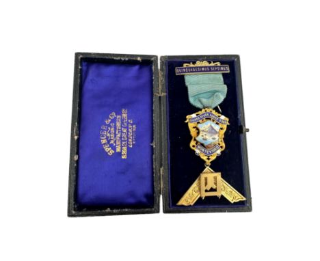 Masonic - 9ct gold and enamel Past Masters jewel, Silver River Lodge 3389. Central enamelled section with Birmingham hallmark