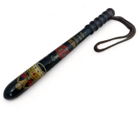 George V hand painted hardwood truncheon, painted for the General Strike May 1926, turned ribbed handle with Royal Crown abov