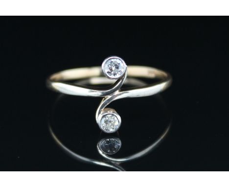 Vintage Ring mit 2 Diamanten  Material: 585 Gold Diamanten: 2 Diamanten im Übergangsschliff, ges. ca. 0,15 ct, VS, H - I Größ