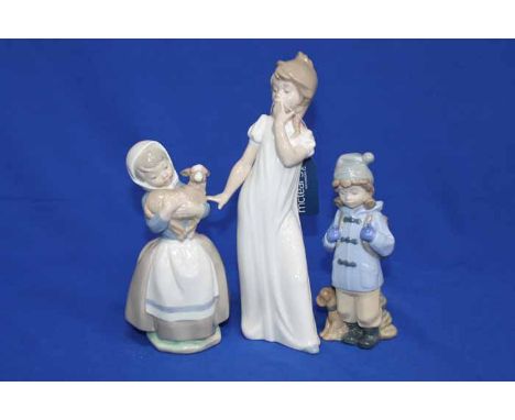 COLLECTION OF LLADRO AND NAO FIGURES
(21)