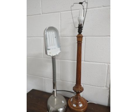 Turned oak table lamp with corinthian column plus a brushed steel flex neck reading lamp. Both in working order. See photos. 